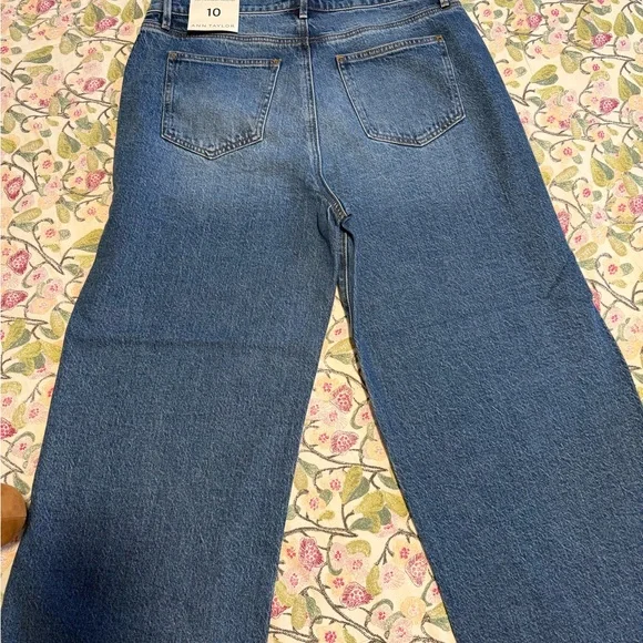 Ann Taylor Blue Straight Leg Women's Jeans - Picture 3 of 7